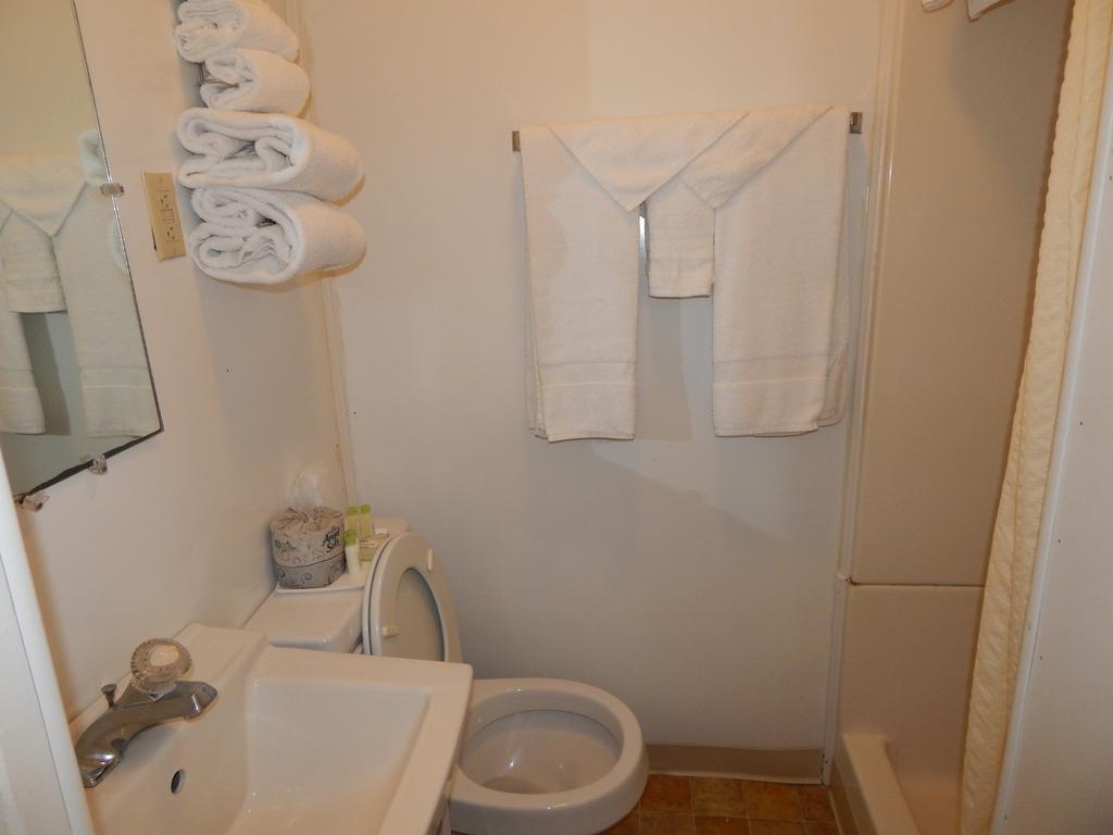 Shoreham Oceanfront Hotel Ocean City Room photo